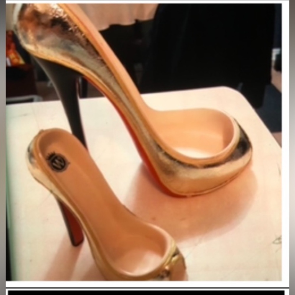 Chic Gold Stiletto Heels wine bottle caddy with matching/ mini wine bottle caddy
